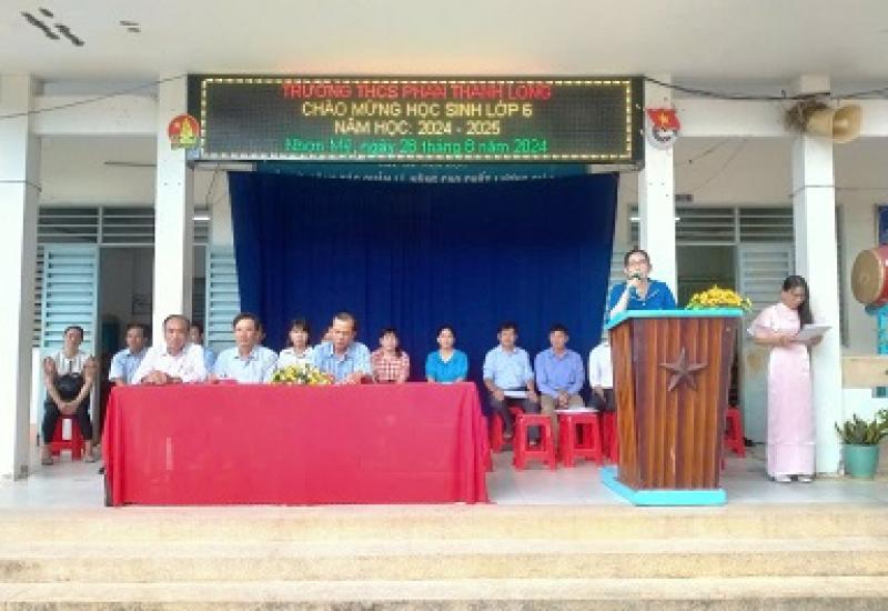 Xã Nhơn Mỹ bàn giao học sinh lớp 5 lên lớp 6 năm học mới