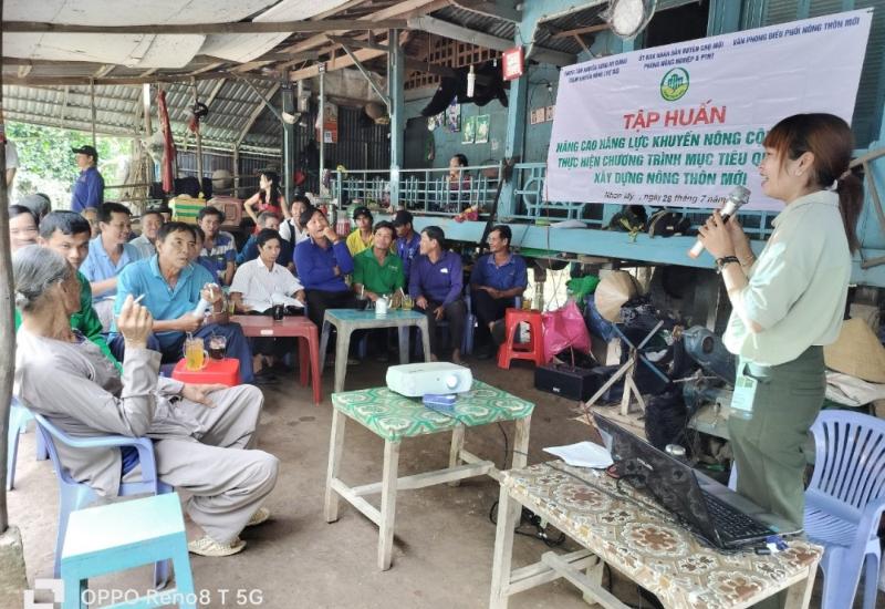 Nông dân tham gia tập huấn