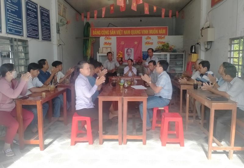 Đại biểu tham gia lớp khai giảng kỷ thuật trồng cây sầu riêng