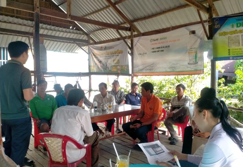 người dân tham gia buổi triển khai