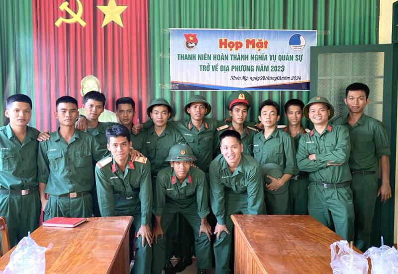 Các thanh niên hoàn thành nghĩa vụ Quân sự